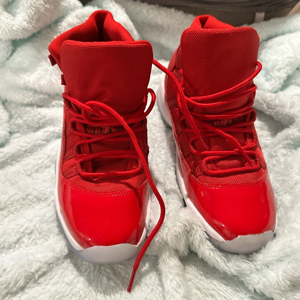 YOUTH JORDANS - Picture 4 of 6